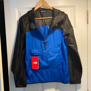 NWT Boys  The North Face XL packable windbreaker